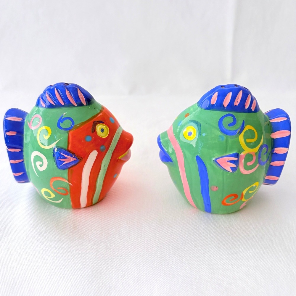 Ceramic Fish Salt & Pepper Shakers Hand Painted‎ Tropical Coastal Unbranded